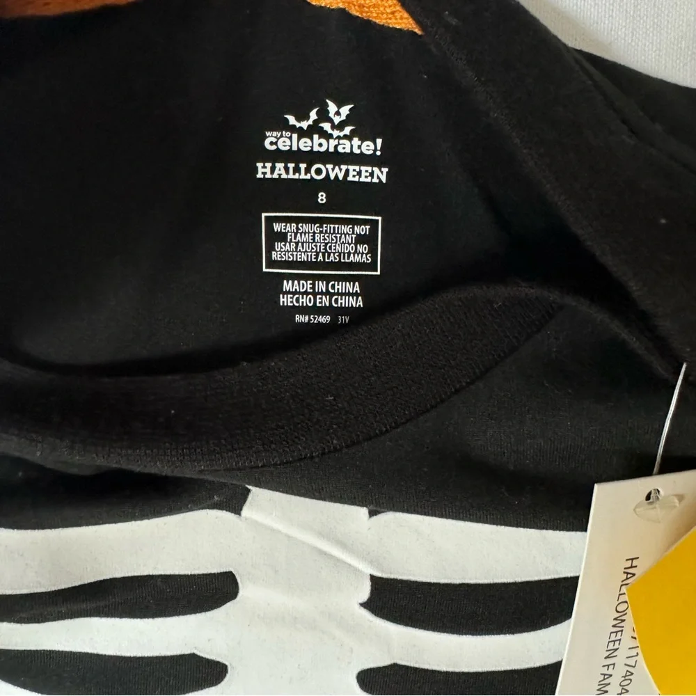 Glow in the Dark Skeleton PJs -kids size 8 - Picture 6 of 6